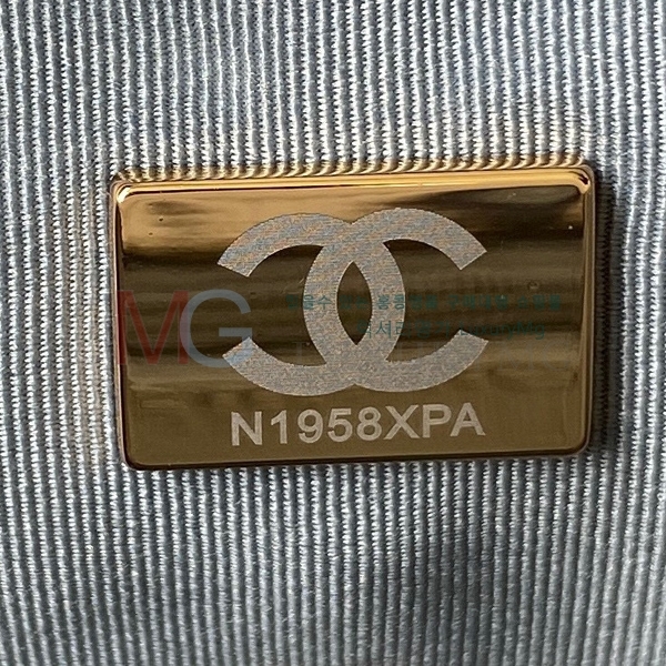 * 19 ÷ AS1160-A22-6
