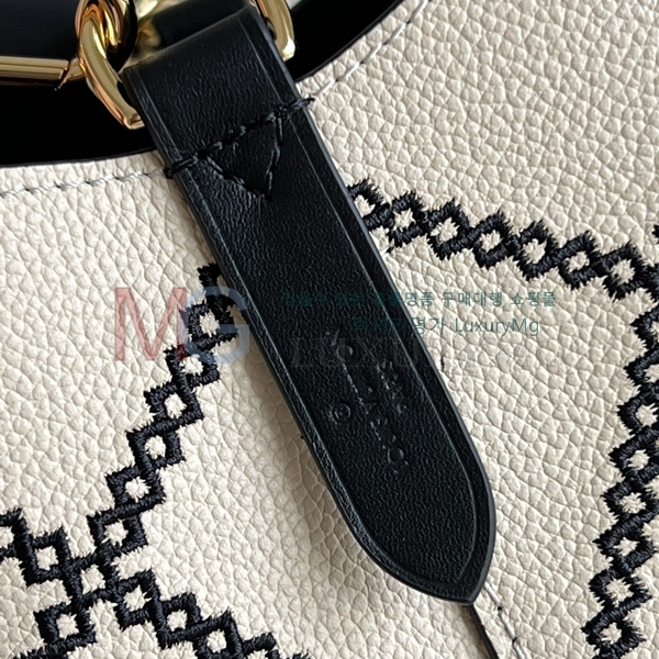̺ ׿뿡 BB Ϲ M46023