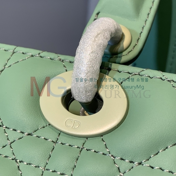  ̴ ̵ M0565-A-4
