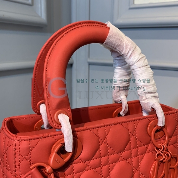  ̴ ̵ M0565-A-7