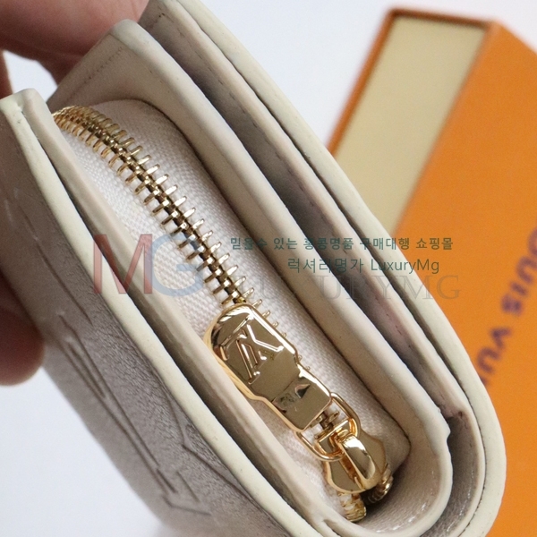 ̺  M80754