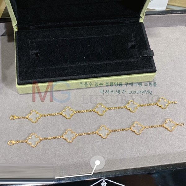 Ŭ  VA696051-9
