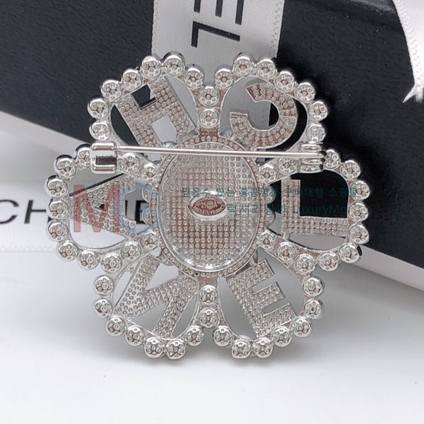 * ġ C22H857-3