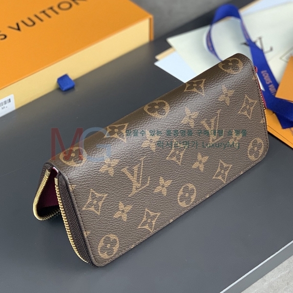 ̺    M60742-2