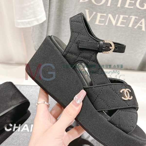 *   CH692719-1