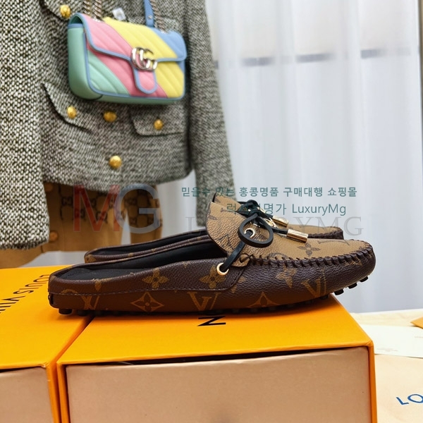 ̺   LV33028