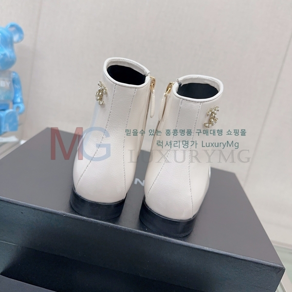 * Ŭ  TA559905-1