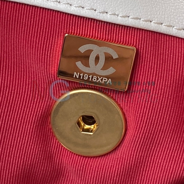 * 24C 19 ü  AS4223-1