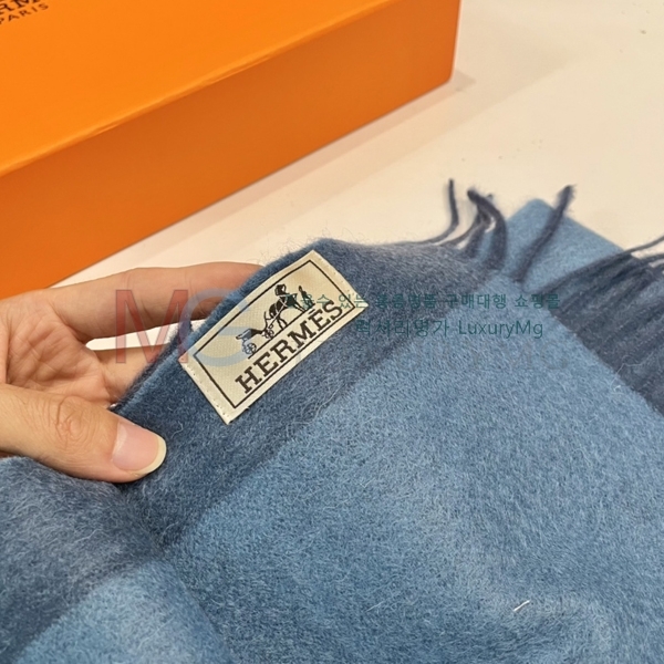 ޽ ÷ HE310582-2