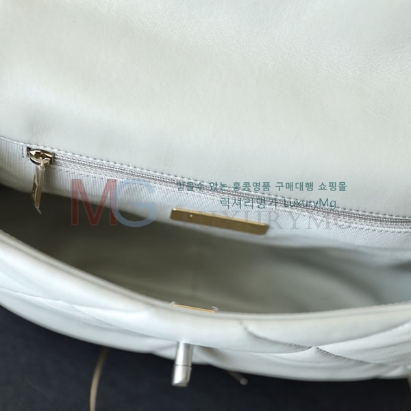 * 19 ÷ AS1160-303