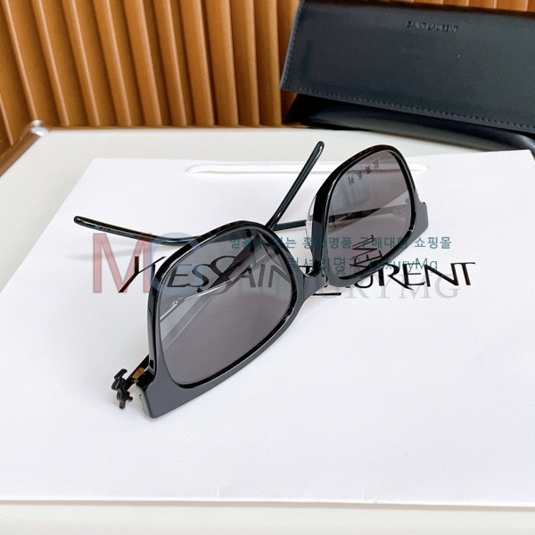 ζ ۶ 9YSL0236-1