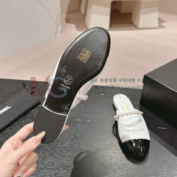 *   ÷ CH7011182-1