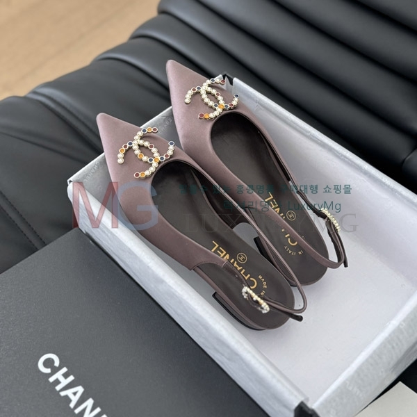 *  ÷ CH700026-2