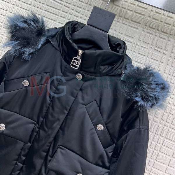 * ٿ е CH6335635-2