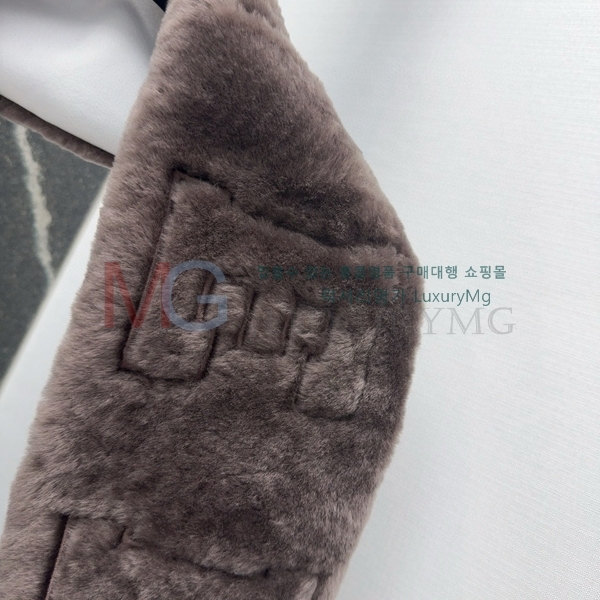 * ÷ CA499311-2