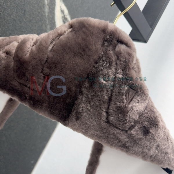 * ÷ CA499311-2