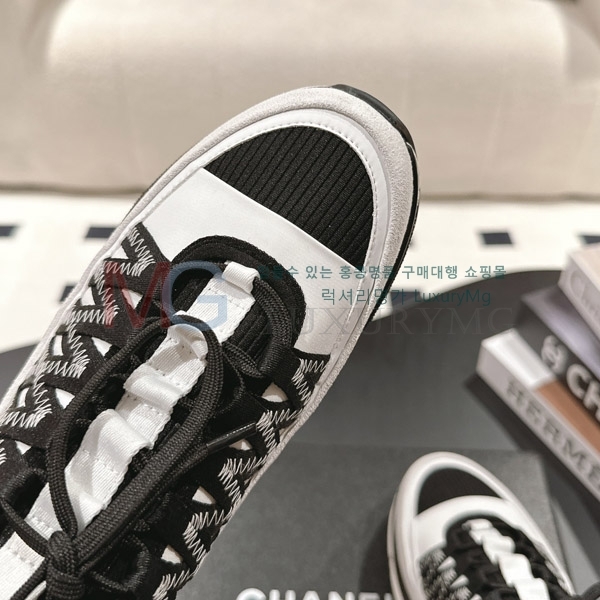 *  ȭ CH5776552