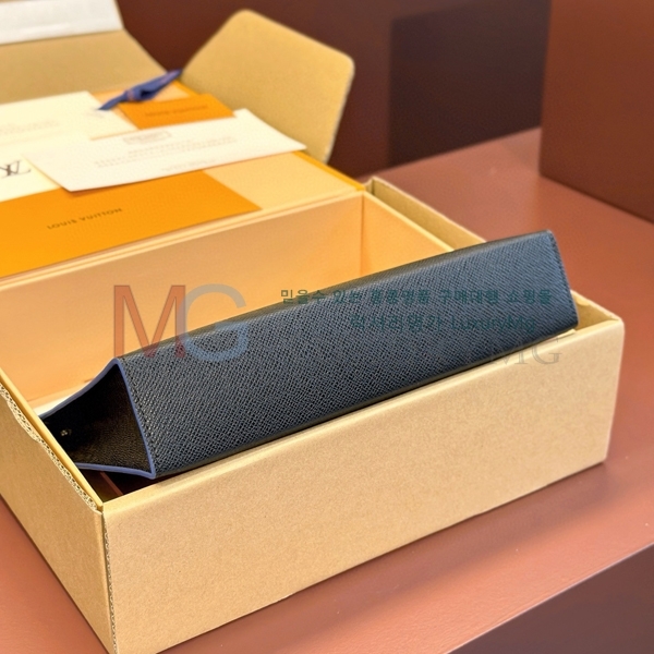 ̺ Ʈ  Ŭġ M30573-300
