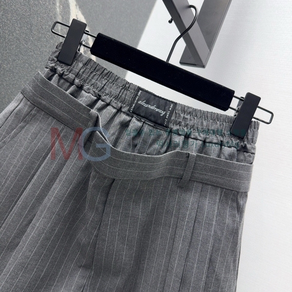 ˷    WA261521