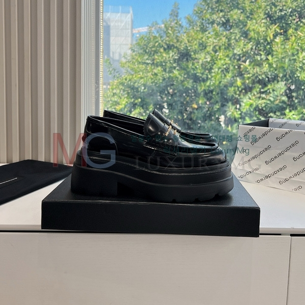 ˷   AM9000614-2