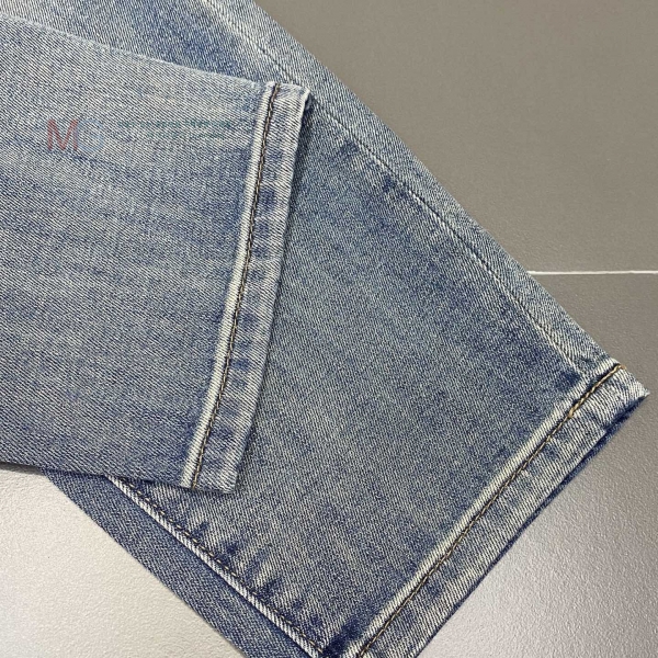  ũ û KE033422-1