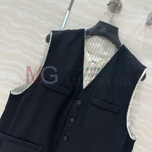   μҸ  MJ2532944-2