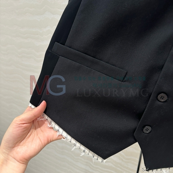   μҸ  MJ2532944-2