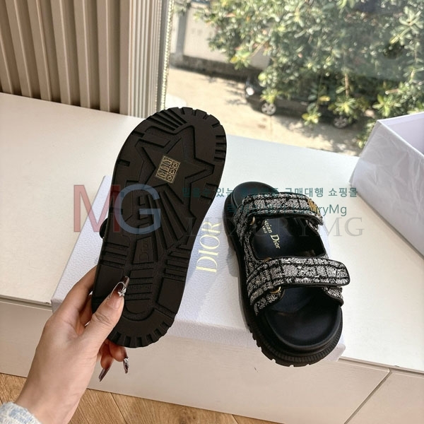  G133   DO566046-4