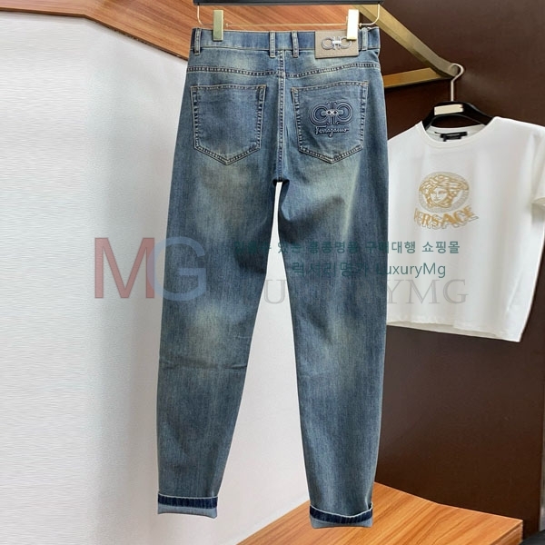 󰡸  û 2FO999083