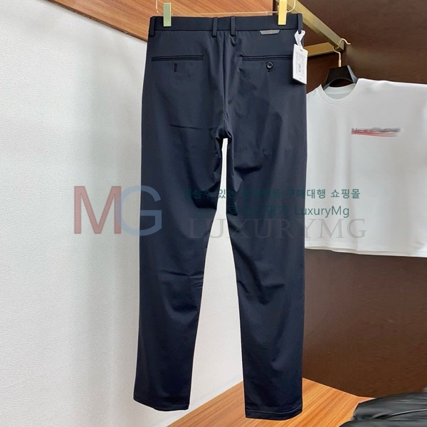    DR880671