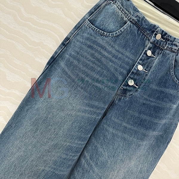   û MJ2532944-5