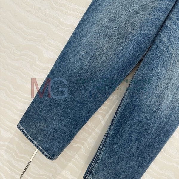   û MJ2532944-5