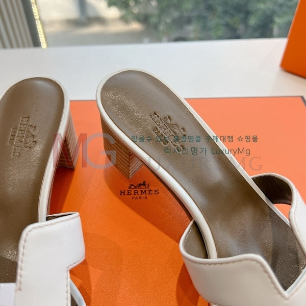 ޽   RE5778841-2