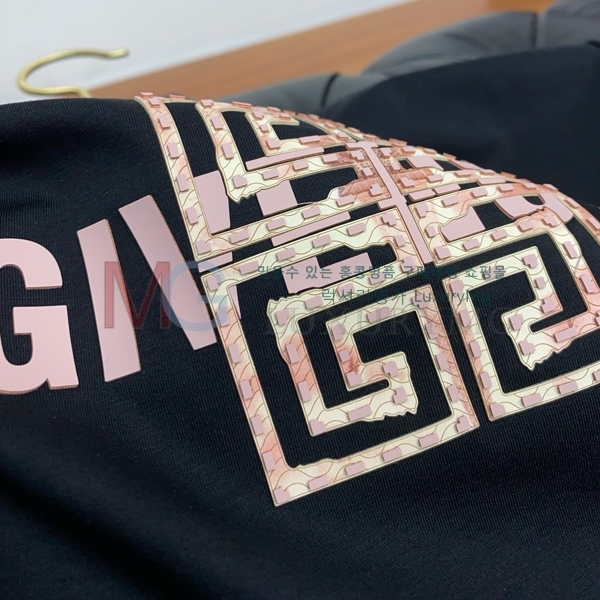    Ƽ GV415521-1