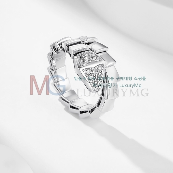 Ұ  BV695676-2