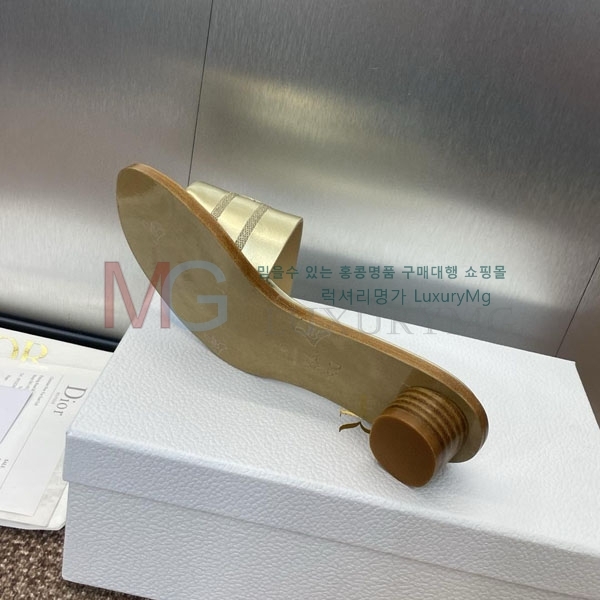     DI657770-6