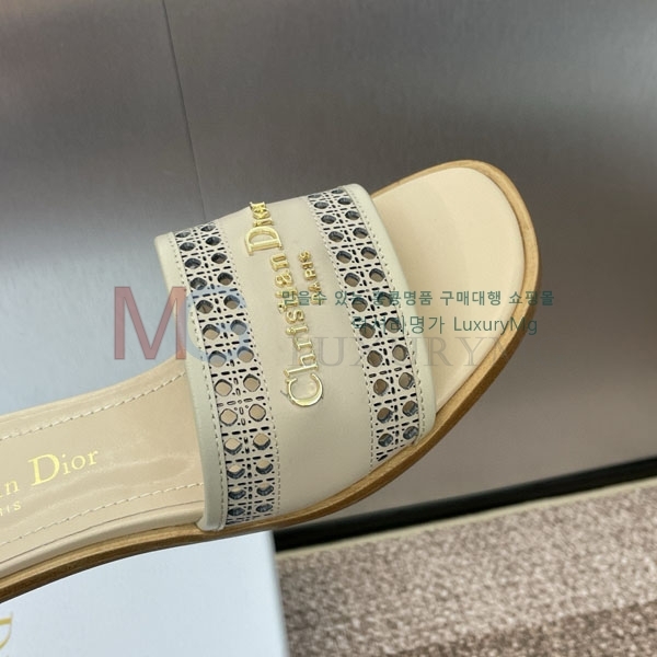     DI9905562-2