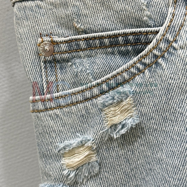  ˷  AQ425635-2