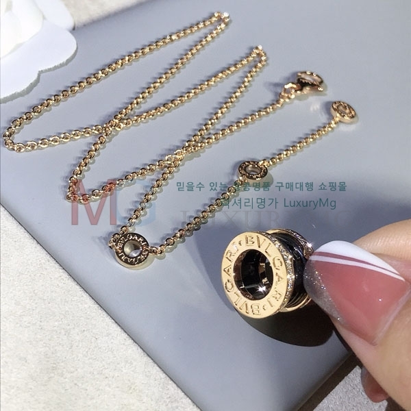 Ұ   B5604410