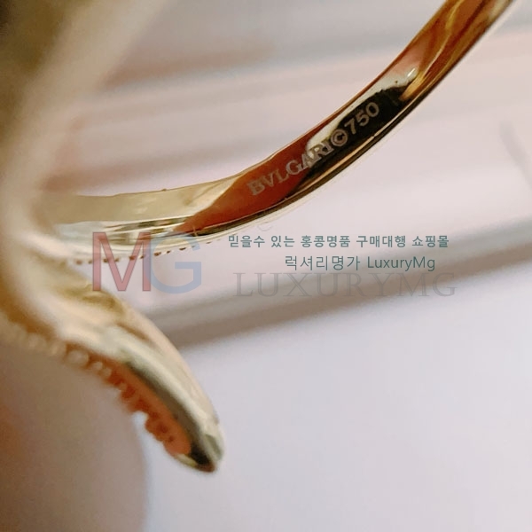 Ұ  BV6986315