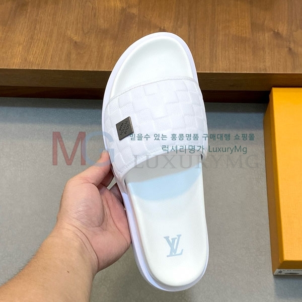 ̺   LT596522-1