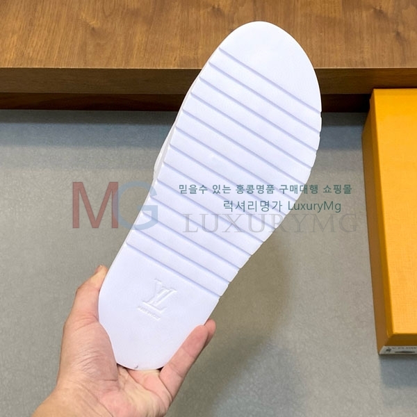 ̺   LT596522-1