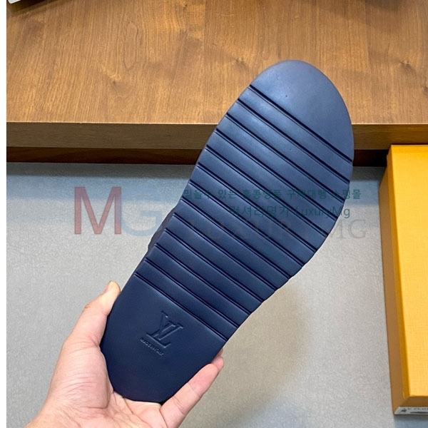 ̺   LT5988047