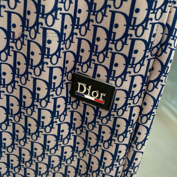   ݹ D20041675