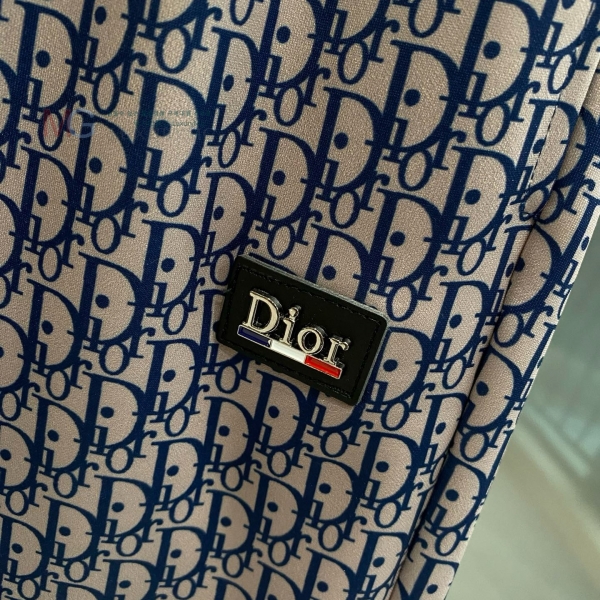   ݹ D20041675