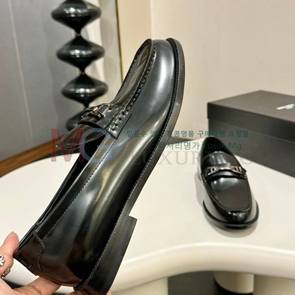 ζ   YSL56023