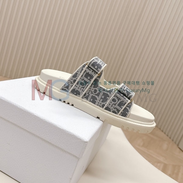     DI660244