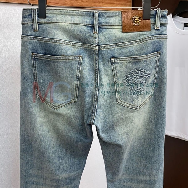  ü û V805921