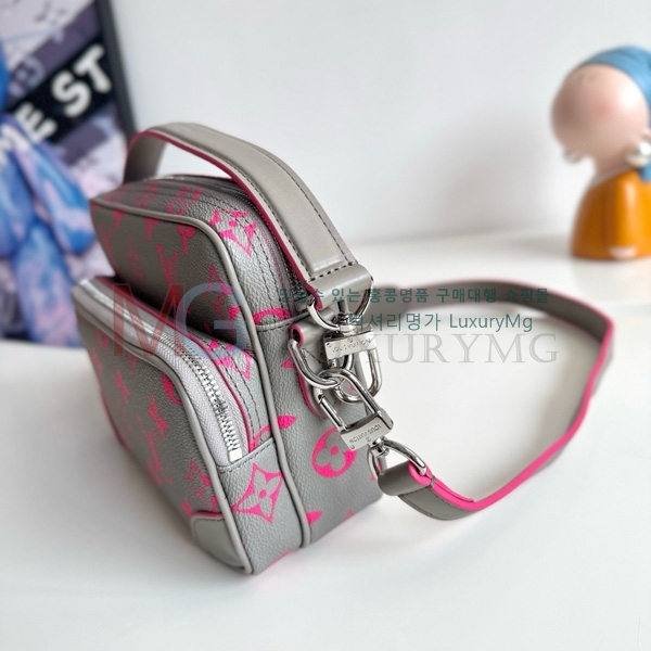 ̺  Nil  M15024-1