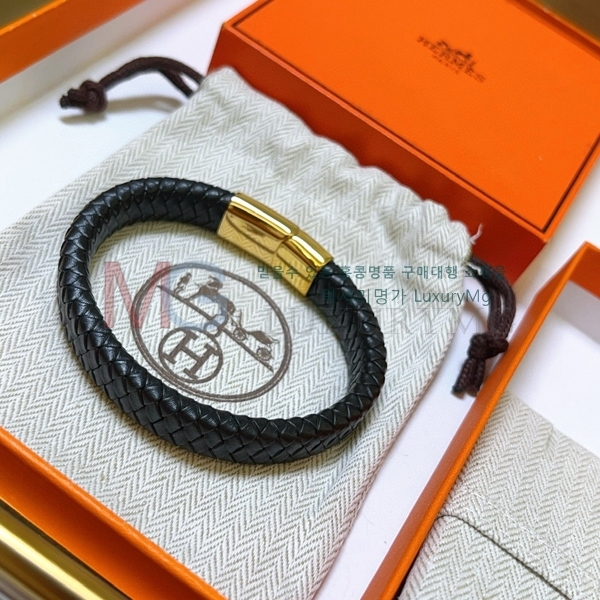 ޽  HE0678747